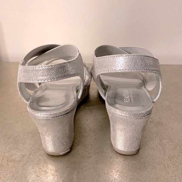 Kenneth Cole Wedge Sandals - Size 3 youth - silver with glitter and pearls - Picture 3 of 7